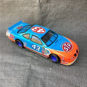 Crews choice hot wheel Mattel racing 43  
1999 nascar